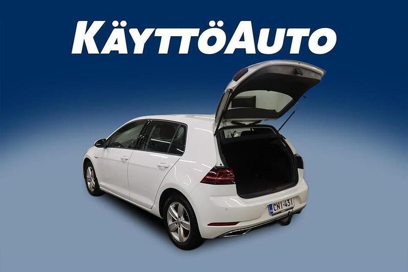 Käytetty VW Golf VIII Highline 131 HP (96 kW) 2020 Valkoinen Viistoperä