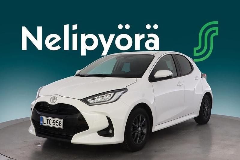 Käytetty Toyota Yaris Hybrid Plus 116 HP (85 kW) 2025 Valkoinen Viistoperä