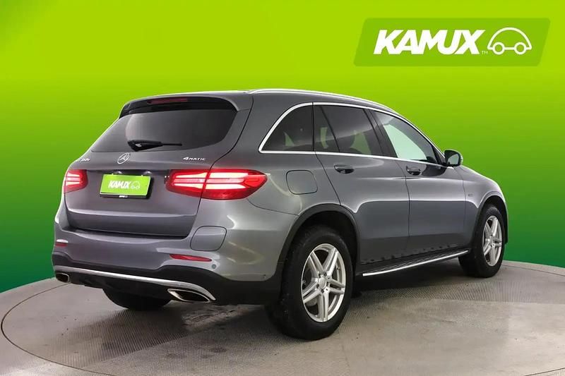 Käytetty Mercedes GLC350 Business 211 HP (155 kW) 2018 Hopea / harmaa Katumaasturi
