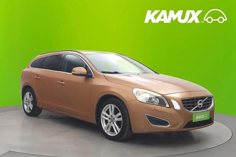 Ruskea Käytetty 2012 Volvo V60 Momentum Farmari | 13 880 € (Hyvä tarjous) - Kuva 1/4