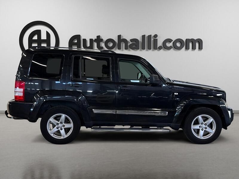 Käytetty Jeep Cherokee Limited 177 HP (130 kW) 2010 Katumaasturi