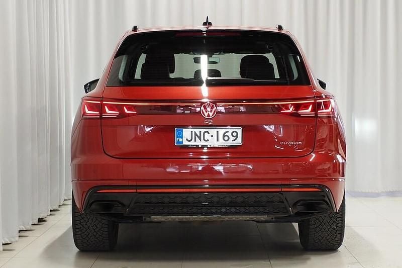 Käytetty VW Touareg R 462 HP (339 kW) 2024 Katumaasturi