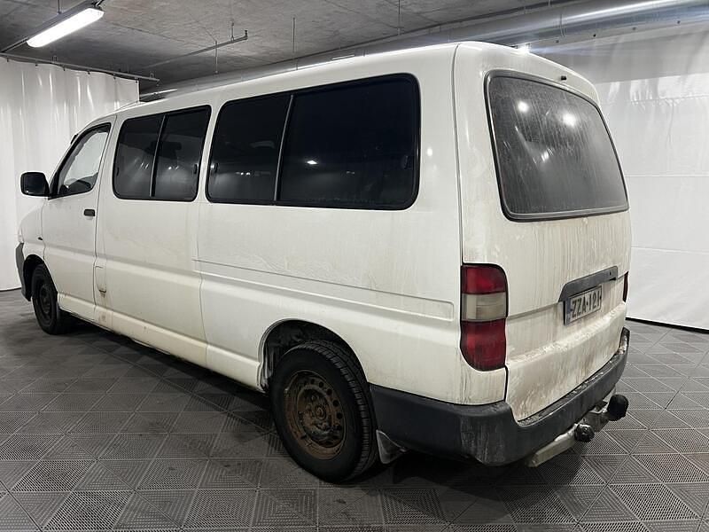Käytetty Toyota HiAce 117 HP (86 kW) 2008 Katumaasturi