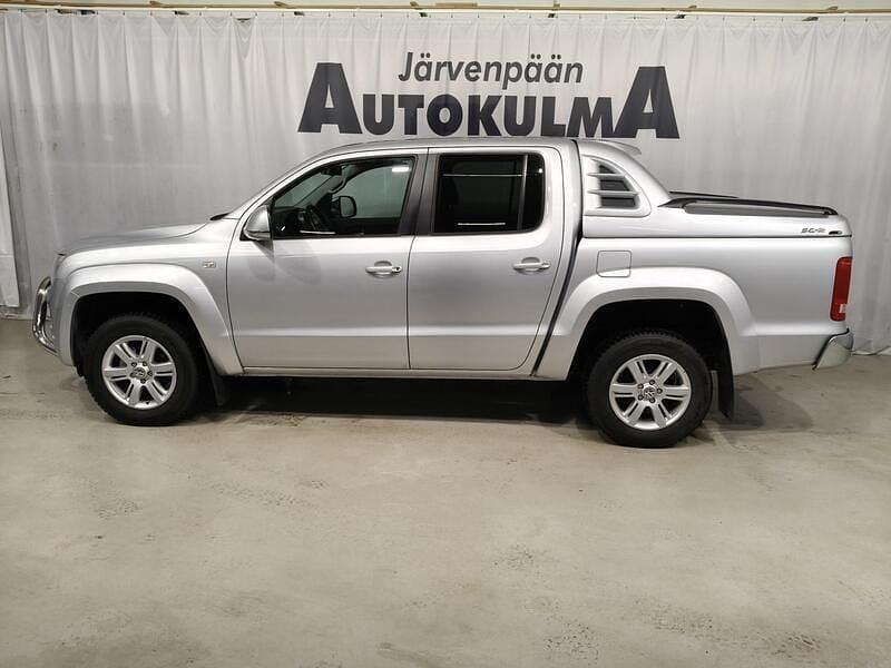 Käytetty VW Amarok Highline 180 HP (132 kW) 2015 Hopea Nouto