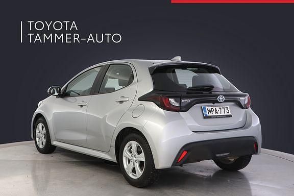Käytetty Toyota Yaris Business Edition 114 HP (83 kW) 2023 Hopea Viistoperä