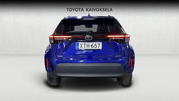 Käytetty Toyota Yaris Cross Plus 114 HP (83 kW) 2025 Sininen Katumaasturi