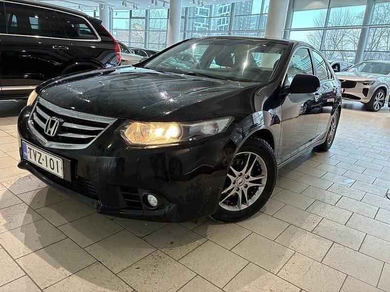 Käytetty Honda Accord Elegance 150 HP (110 kW) 2012 Sedan