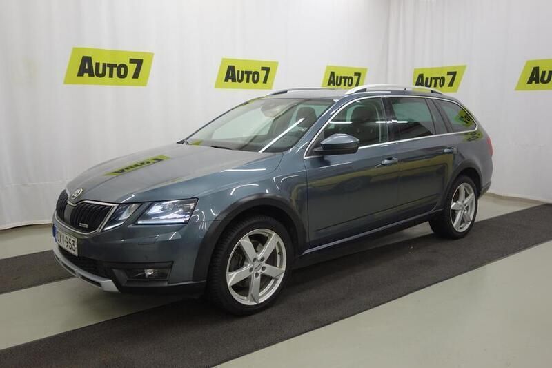 Harmaa Käytetty 2020 Skoda Octavia Business Line Farmari | 13 990 € (Supertarjous) - Kuva 1/4