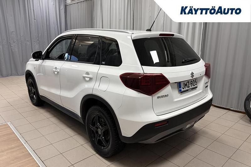 Käytetty Suzuki Vitara GL 116 HP (85 kW) 2023 Valkoinen Viistoperä