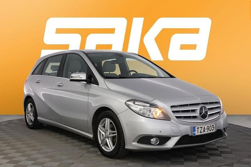 Käytetty Mercedes B180 109 HP (80 kW) 2014 Tila-auto