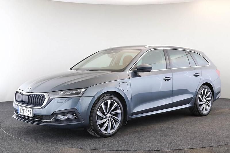 Käytetty Skoda Octavia Style 150 HP (110 kW) 2020 Harmaa Farmari