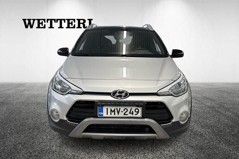 Käytetty Hyundai i20 Active Cross 101 HP (74 kW) 2020 Hopea Viistoperä