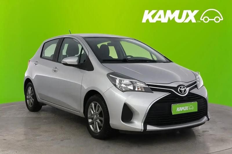 Hopea / harmaa Käytetty 2015 Toyota Yaris Multidrive S Sedan | 14 200 € (Perustarjous) - Kuva 1/4