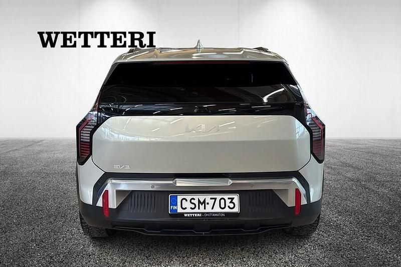 Käytetty Kia EV3 Earth 150 kW (204 HP) 2025 Katumaasturi