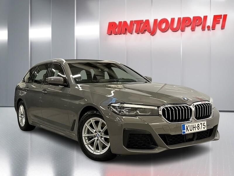 Harmaa Käytetty 2021 BMW 520 M Sport Farmari | 34 880 € (Kallis) - Kuva 1/4