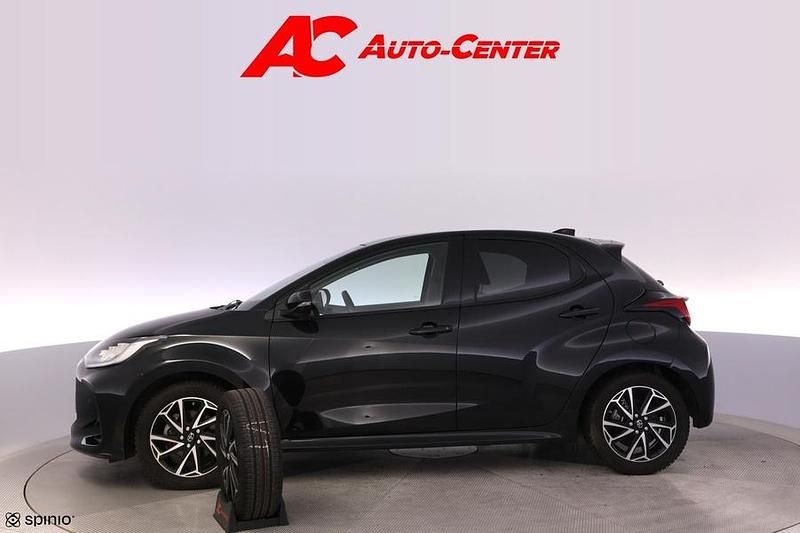 Käytetty Toyota Yaris Hybrid Style 116 HP (85 kW) 2022 Viistoperä