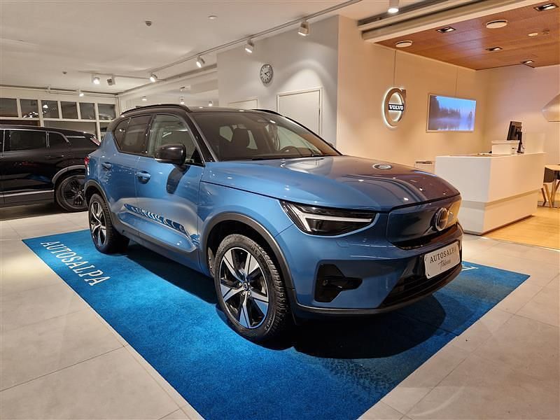 Käytetty Volvo XC40 Plus 300 kW (408 HP) 2023 Sininen Katumaasturi