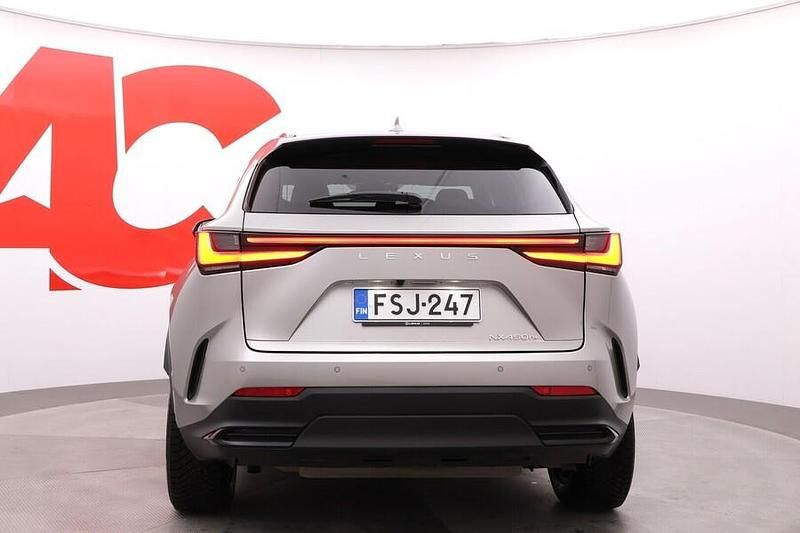 Käytetty Lexus NX450h+ Executive Line 306 HP (225 kW) 2025 Hopea Katumaasturi