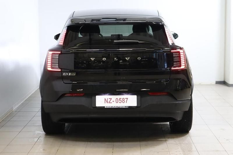 Käytetty Volvo EX30 Performance 314 kW (428 HP) 2025 Musta Katumaasturi