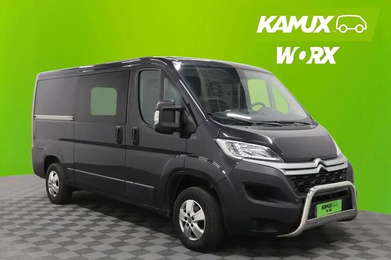 Käytetty Citroën Jumper 163 HP (119 kW) 2018 Musta Tila-auto