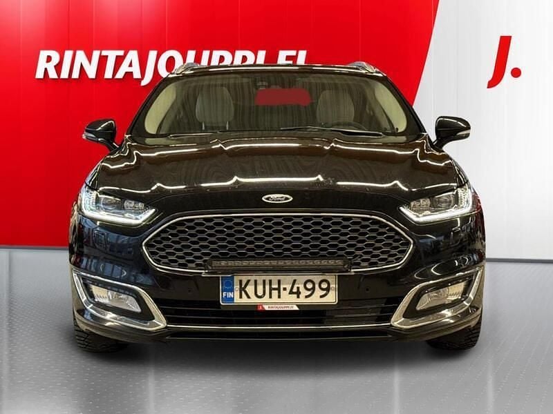 Käytetty Ford Mondeo Vignale 180 HP (132 kW) 2016 Musta Farmari