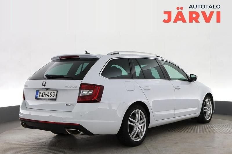 Käytetty Skoda Octavia Business Line 184 HP (135 kW) 2020 Valkoinen Farmari