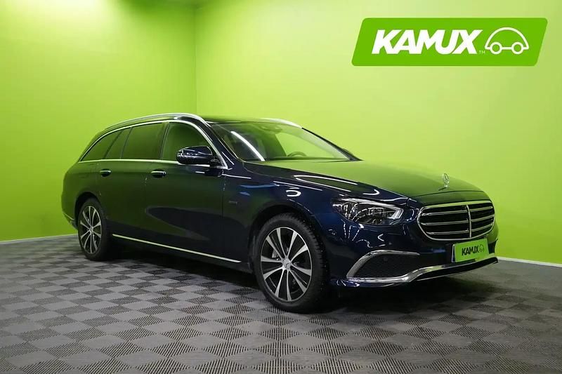 Käytetty Mercedes E300 Avantgarde 194 HP (142 kW) 2021 Sininen Farmari
