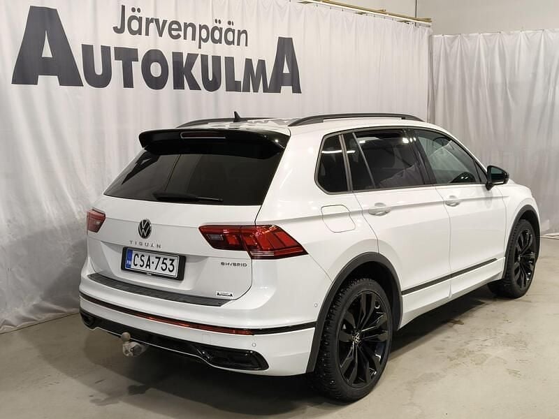 Käytetty VW Tiguan R-line 150 HP (110 kW) 2021 Valkoinen Katumaasturi