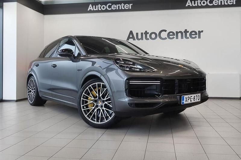 Harmaa Käytetty 2020 Porsche Cayenne Turbo S Katumaasturi | 95 800 € - Kuva 1/4
