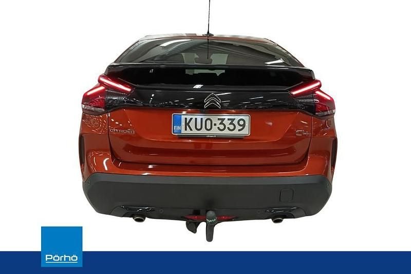 Käytetty Citroën C4 Comfort 131 HP (96 kW) 2022 Punainen Viistoperä