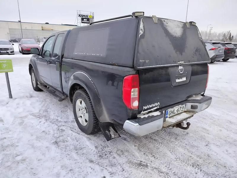 Käytetty Nissan Navara 171 HP (125 kW) 2007 Musta Nouto