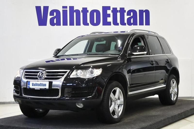 Musta Käytetty 2010 VW Touareg Exclusive Katumaasturi | 10 850 € - Kuva 1/2