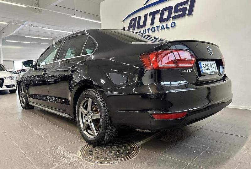 Käytetty VW Jetta Comfortline 150 HP (110 kW) 2014 Musta Sedan