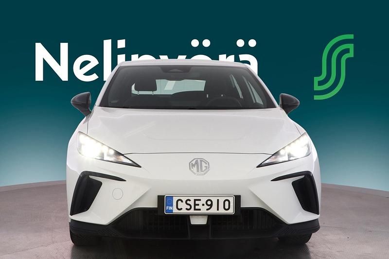 Käytetty MG MG4 EV 125 kW (170 HP) 2022 Valkoinen Viistoperä