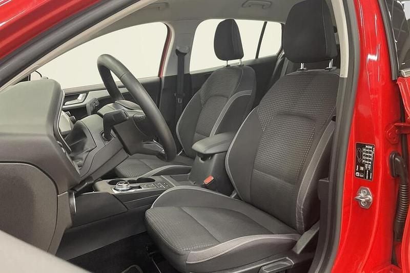 Käytetty Ford Focus Trend 125 HP (91 kW) 2021 Punainen Farmari