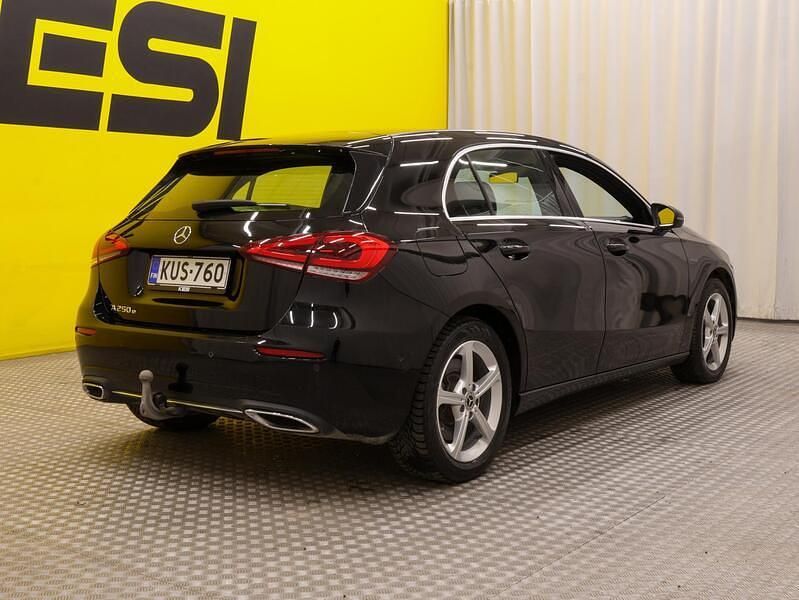 Käytetty Mercedes A250 Business 218 HP (160 kW) 2021 Viistoperä