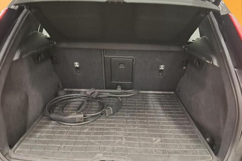 Käytetty Volvo XC40 Ultimate 300 kW (408 HP) 2023 Katumaasturi