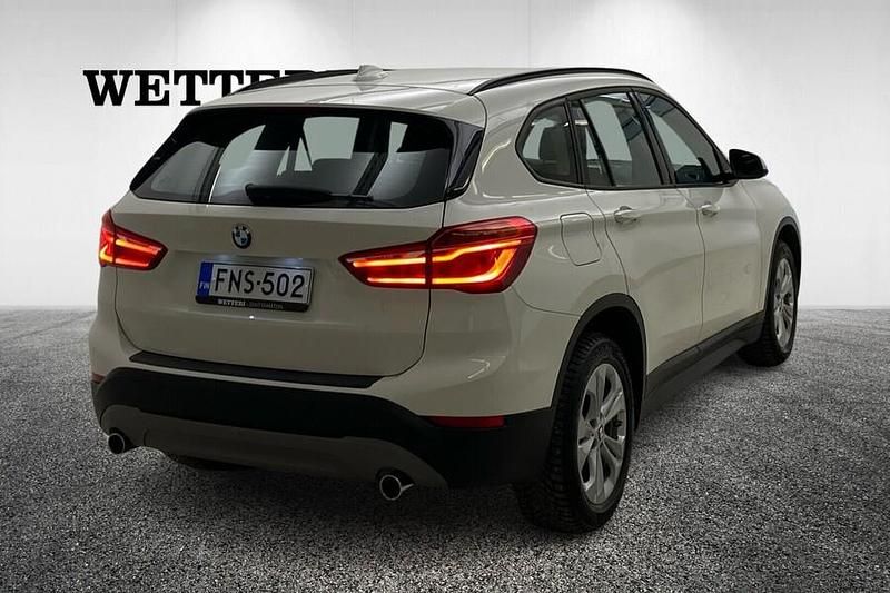 Käytetty BMW X1 150 HP (110 kW) 2019 Valkoinen Katumaasturi