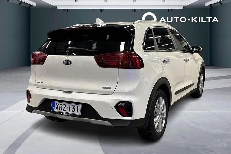 Käytetty Kia Niro Platinum 140 HP (102 kW) 2021 Valkoinen Katumaasturi