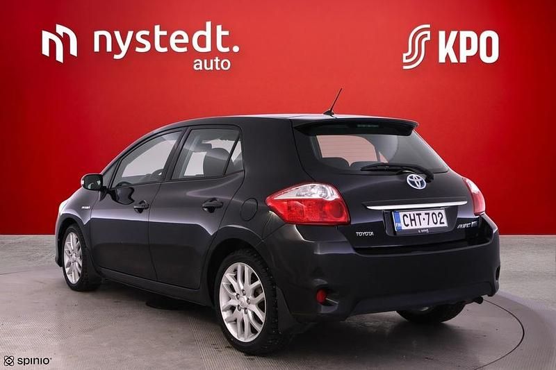 Käytetty Toyota Auris Hybrid Plus 99 HP (72 kW) 2010 Musta Viistoperä