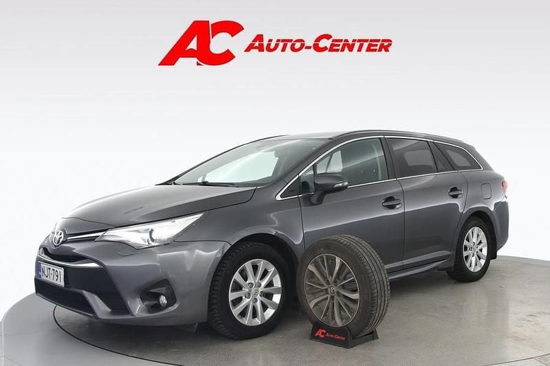 Käytetty Toyota Avensis Active 112 HP (82 kW) 2016 Harmaa Farmari