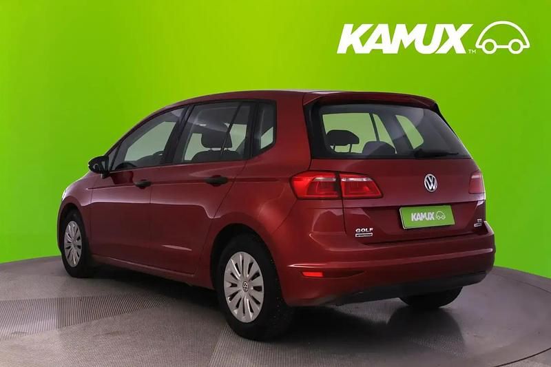 Käytetty VW Golf Sportsvan Trendline 86 HP (63 kW) 2015 Punainen Tila-auto