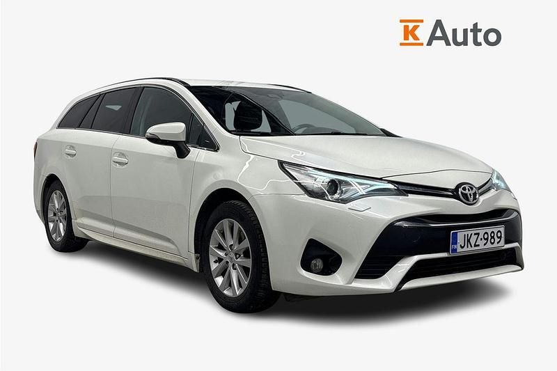Käytetty Toyota Avensis Multidrive S 147 HP (108 kW) 2018 Valkoinen Farmari