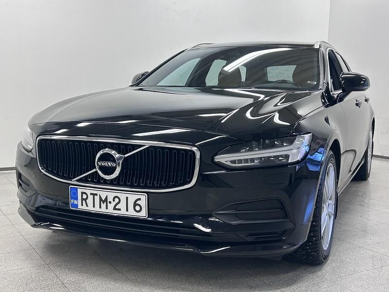 Käytetty Volvo V90 Momentum 150 HP (110 kW) 2017 Farmari