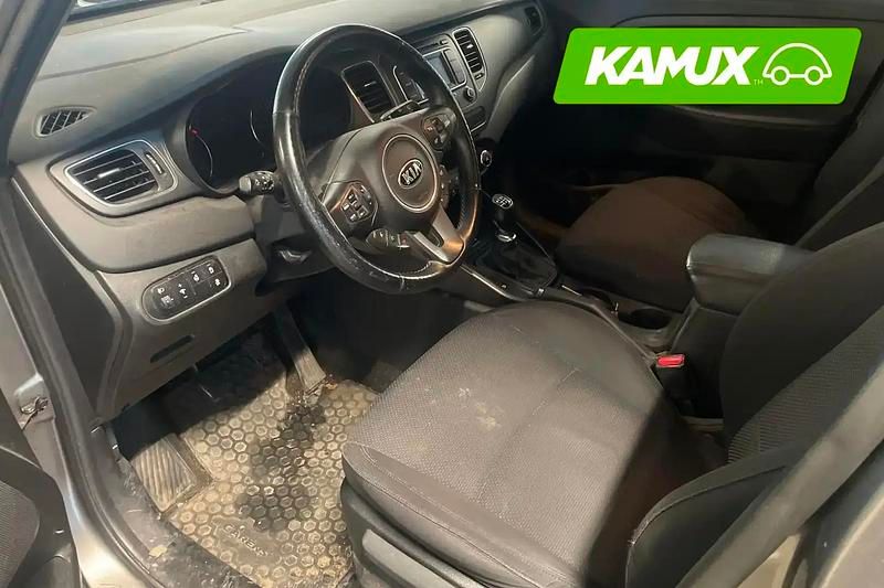 Käytetty Kia Carens EX 135 HP (99 kW) 2013 Hopea / harmaa Tila-auto
