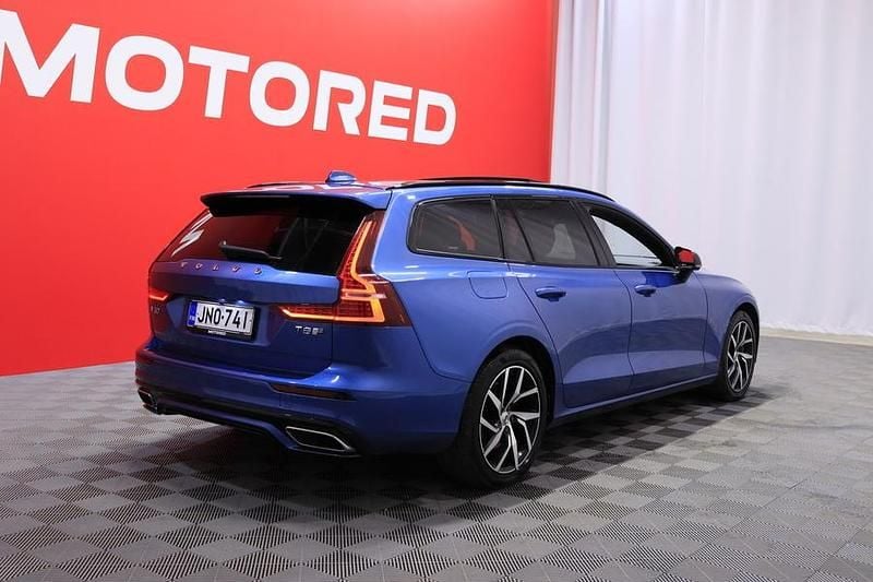 Käytetty Volvo V60 R-Design 317 HP (233 kW) 2019 Farmari