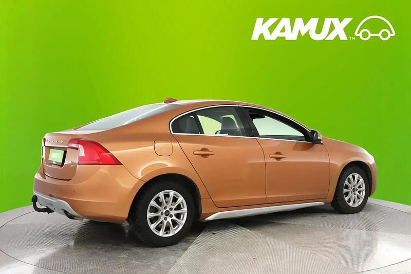 Käytetty Volvo S60 Summum 205 HP (150 kW) 2011 Oranssi Sedan