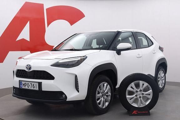 040 valkoinen Käytetty 2024 Toyota Yaris Cross Active Katumaasturi | 27 690 € (Perustarjous) - Kuva 1/4