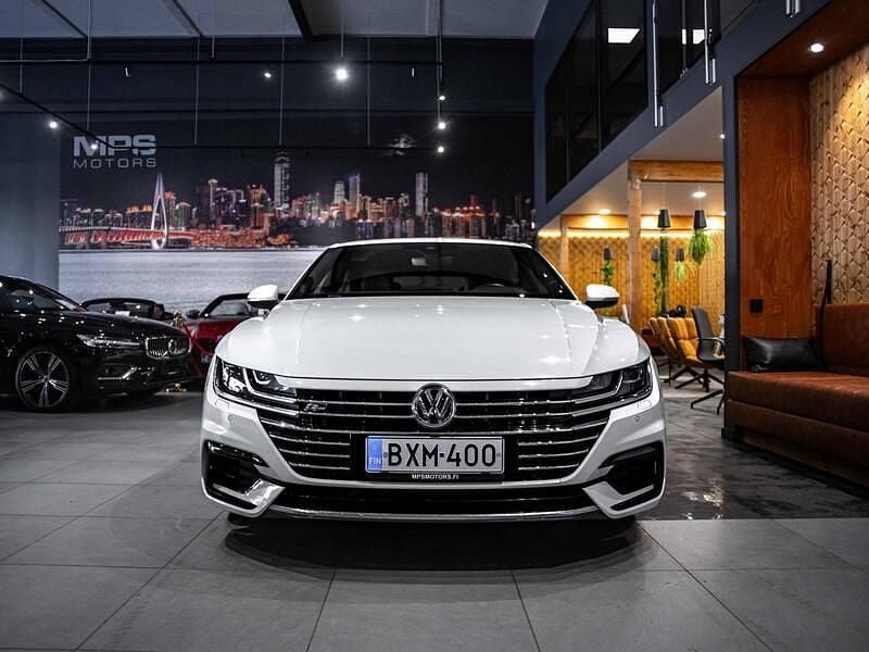 Käytetty VW Arteon Edition 150 HP (110 kW) 2019 Valkoinen Viistoperä