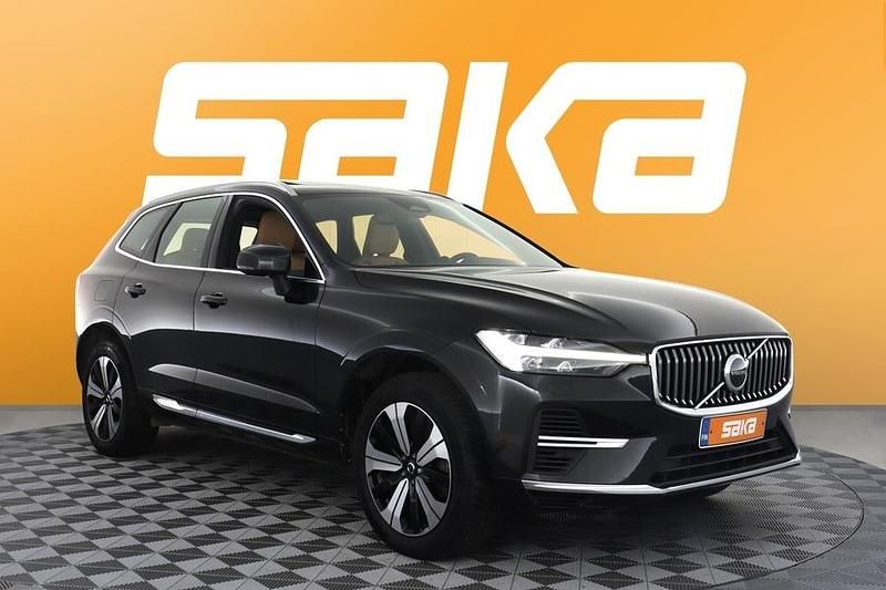 Käytetty Volvo XC60 Plus 350 HP (257 kW) 2023 Katumaasturi